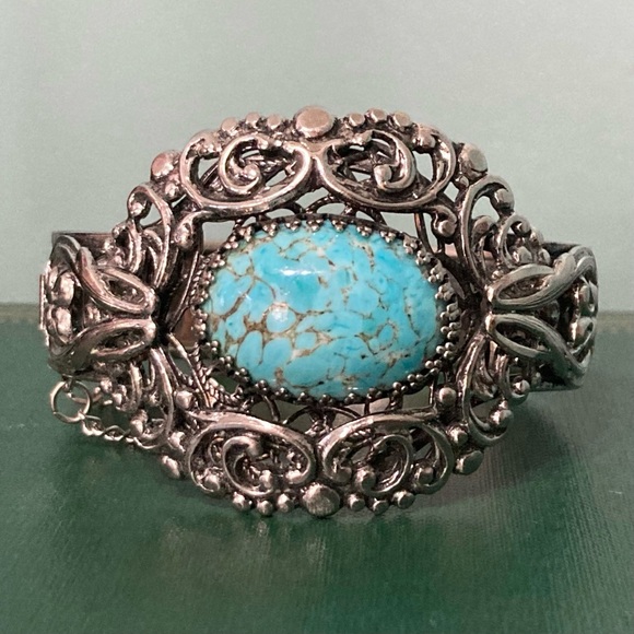 Vintage Turquoise Glass Oval Cabochon Fancy Silvertone Hinge Bangle Bracelet - Picture 5 of 16